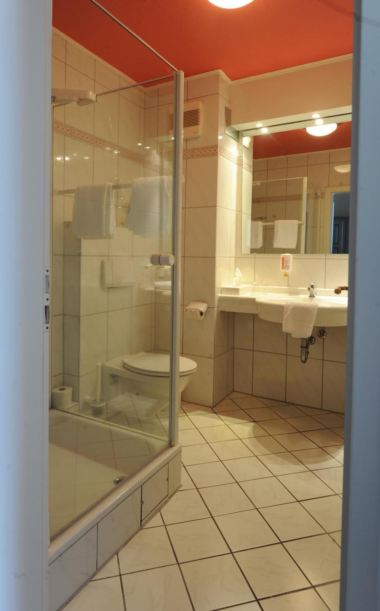 Hotel & Restaurant Schoenau Peine Room photo